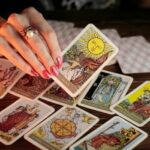 Tarô Online Grátis: Mistérios do Tarot com “Tarot Oracle”