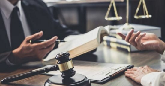 Escolhendo um Advogado: Dicas Essenciais