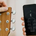 Afinar violão ficou fácil com esses apps grátis! 🎸