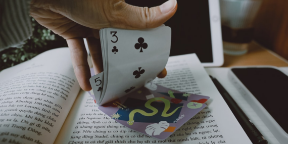 Como Fazer Leitura de Cartas Místicas: Guia Completo e Prático